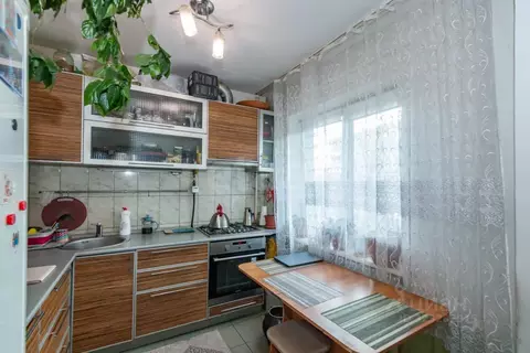 3-к кв. Омская область, Омск Заозерный мкр, ул. Бархатовой, 3В (63.3 ...