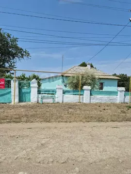 Дом в Крым, Сакский район, Суворовское с/пос, с. Великое ул. ...