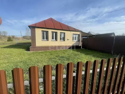 Дом в Курская область, Курский район, Полевской сельсовет, д. ...