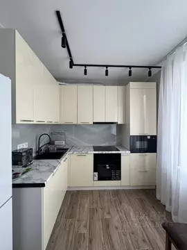 2-к кв. Крым, Симферополь просп. Александра Суворова (60.0 м)