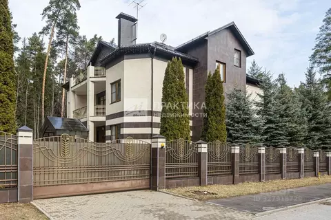 Дом в Московская область, Одинцовский городской округ, д. Жуковка, ...