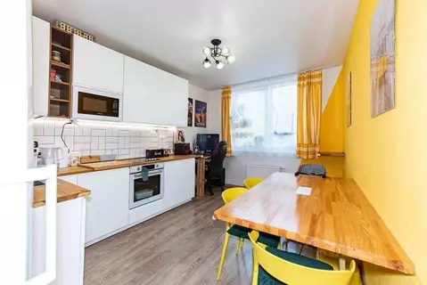 2-к кв. Свердловская область, Екатеринбург ул. Солнечная, 33А (65.5 м)