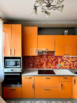 Продается 3-комнатная квартира