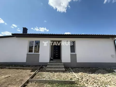 Дом в Крым, Симферопольский район, с. Мирное ул. Ореховая (100 м)