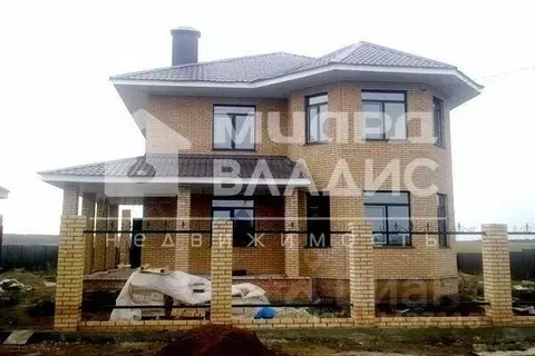 Дом в Омская область, Омский район, с. Усть-Заостровка  (275 м)