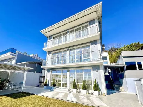 Дом в Краснодарский край, Сочи городской округ, с. Высокое ул. ...