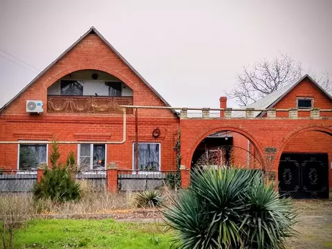 Дом в Краснодарский край, Темрюк ул. Обороны, 2/2 (140 м)