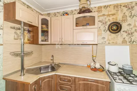 Дом в Челябинская область, Челябинск ул. Дежнева, 1 (110 м)