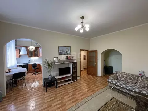 2-к кв. Татарстан, Казань ул. Мулланура Вахитова, 8 (61.1 м)