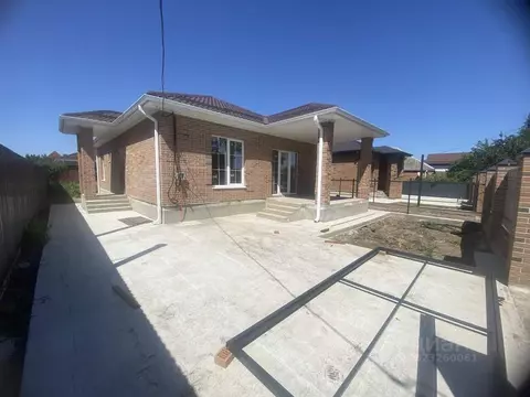 Дом в Краснодарский край, Динской район, Новотитаровская ст-ца ...