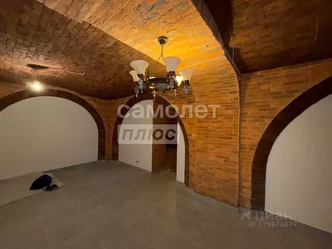 Помещение свободного назначения в Волгоградская область, Волгоград ул. ...