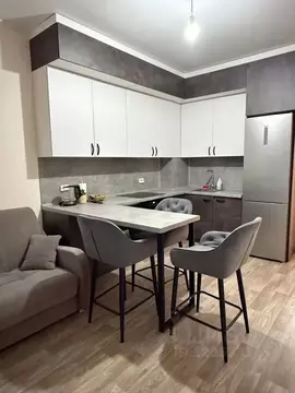 1-к кв. Ханты-Мансийский АО, Пыть-Ях ул. Первопроходцев, 2 (50.0 м)