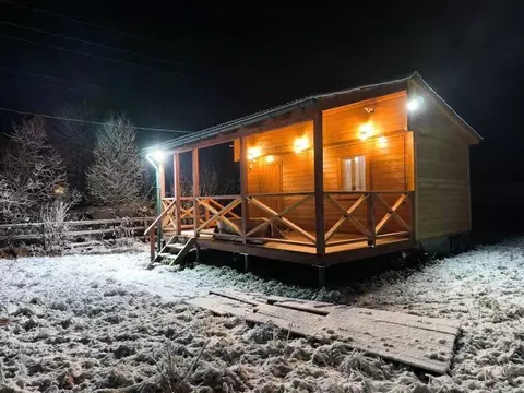 Дом в Ленинградская область, Волховский район, Кисельнинское с/пос, ...