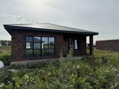 Дом в Башкортостан, Уфимский район, Михайловский сельсовет, д. Суровка ...