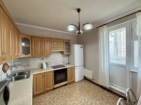 3-к кв. Москва Новороссийская ул., 32 (77.0 м)