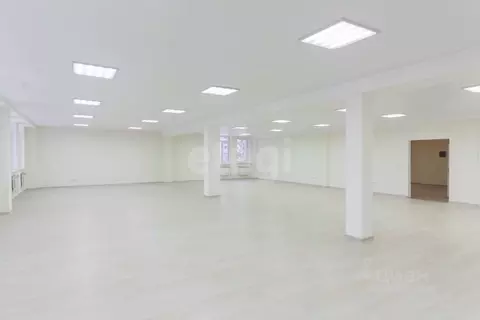 Помещение свободного назначения в Тюменская область, Тюмень ул. 30 лет ...