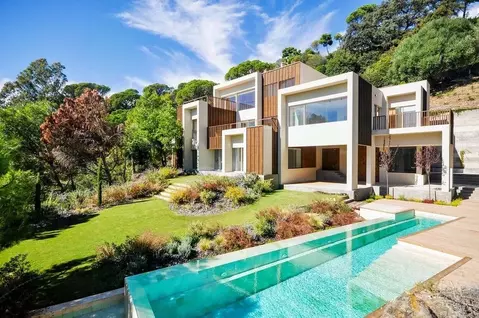 Дом в Краснодарский край, Сочи Благодатная ул., 204 (370 м)