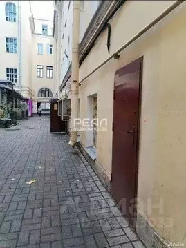 Торговая площадь в Санкт-Петербург 6-я Васильевского острова линия, 27 ...