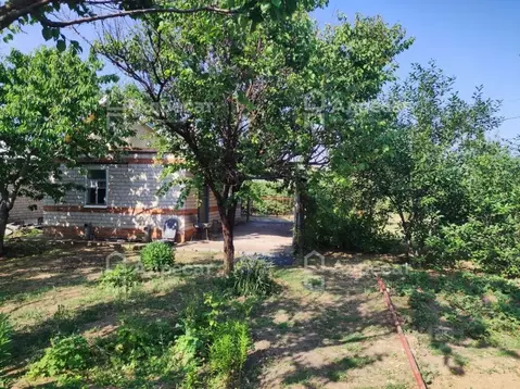 Дом в Волгоградская область, Светлоярский район, Кировское с/пос, ...