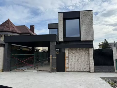 Дом в Краснодарский край, Краснодар ул. Урицкого (300 м)