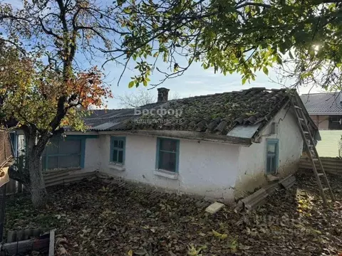 Дом в Крым, Кировский район, Первомайское с/пос, с. Изюмовка ул. ...