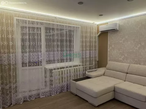 2-комнатная квартира: Тобольск, 9-й микрорайон, 34 (54 м)