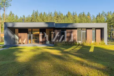 Дом в Ленинградская область, Выборгский район, Рощинское городское ...