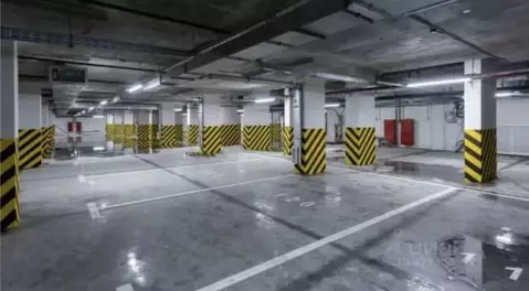 Гараж в Санкт-Петербург ул. Среднерогатская, 11к2 (27 м)