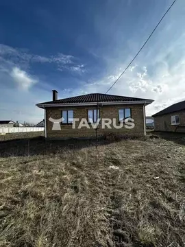 Дом в Крым, Симферопольский район, Гвардейское пгт ул. Курганная, 122 ...