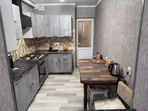 4-к кв. Крым, Кировский район, с. Яркое Поле ул. Спортивная, 19 (74.0 ...