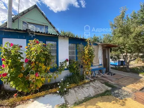 Дом в Волгоградская область, Среднеахтубинский район, Красное с/пос, ...
