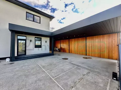 Дом в Калининградская область, Гурьевский муниципальный округ, пос. ...