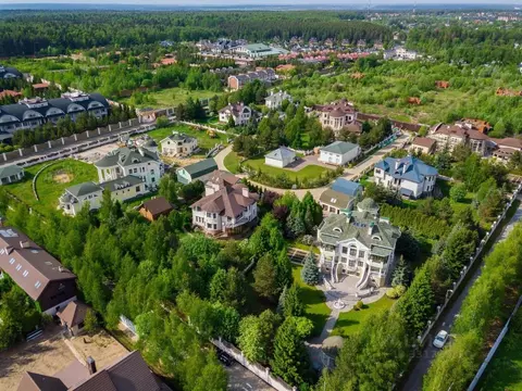 Участок в Московская область, Одинцовский городской округ, д. Лапино  ...