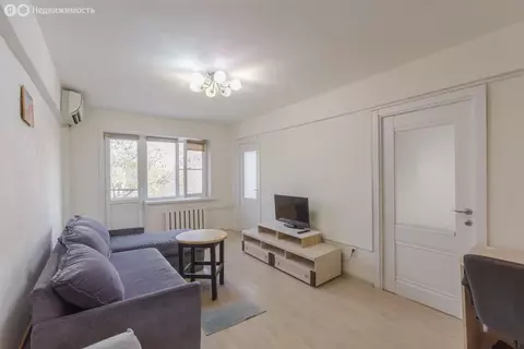 3-комнатная квартира: Астрахань, Бертюльская улица, 4 (50.6 м)