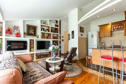 Дом в Санкт-Петербург, Санкт-Петербург, Ломоносов Павловский просп., ...