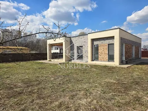 Дом в Московская область, Щелково городской округ, д. Медвежьи Озера ...