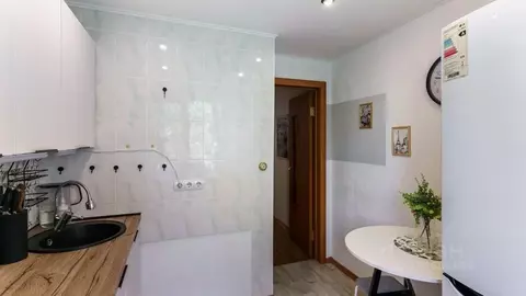 2-к кв. Тюменская область, Тюмень ул. Мельникайте, 50 (50.0 м)