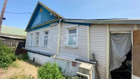 Дом в Волгоградская область, Калачевский район, Ляпичевское с/пос, ...