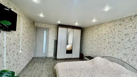 Дом в Оренбургская область, Оренбургский район, Весенний сельсовет, ...