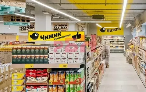 Торговая площадь (466.7 м)