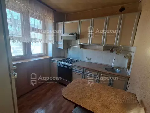 3-к кв. Волгоградская область, Волгоград ул. 50 лет Октября, 13 (43.9 ...