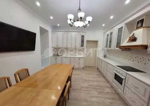 3-к кв. Тюменская область, Тюмень 6-й мкр, ул. Валерии Гнаровской, ...