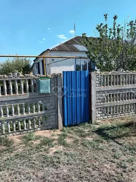 Дом в Волгоградская область, Николаевский район, Степновское с/пос, ...
