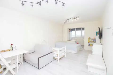 Студия Тюменская область, Тюмень Интернациональная ул., 199к1 (33.6 м)