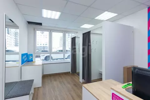 Помещение свободного назначения в Тюменская область, Тюмень ул. Павла ...