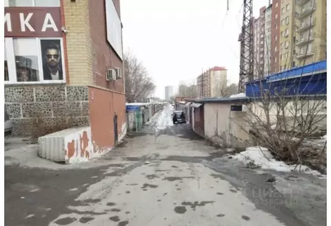 Гараж в Тюменская область, Тюмень ул. 50 лет Октября, 1/2 (18 м)