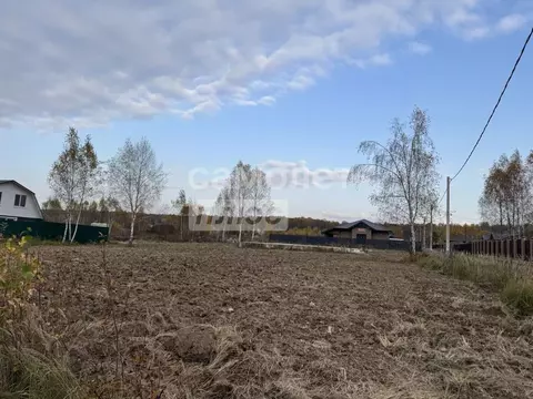 Участок в Московская область, Серпухов городской округ, д. Акулово  ...