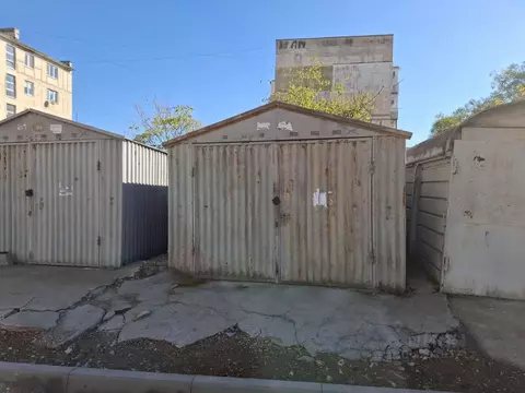 Гараж в Крым, Евпатория пл. Театральная (18 м)