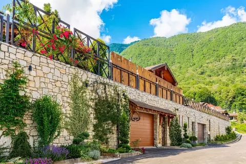 Дом в Краснодарский край, Сочи Красная Поляна пгт, ул. Ачишховская, ...