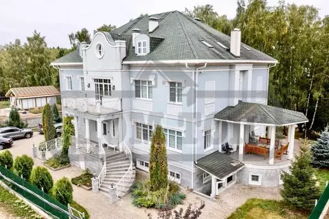 Дом в Москва д. Иваньково,  (900 м)